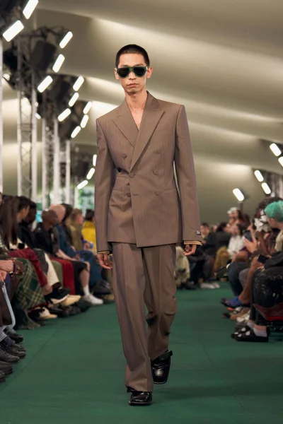 Look 43
